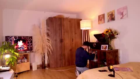 Snapshot of mr_evan1 chatting on September 24, 3:04 pm Mr Evans online show from September 24, 3:04 pm