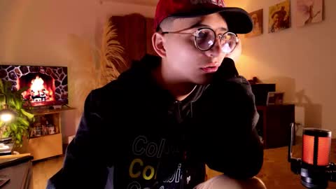 Snapshot of mr_evan1 chatting on October 1, 4:57 pm Mr Evans online show from October 1, 4:57 pm