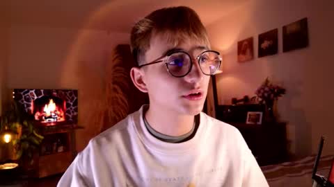 Snapshot of mr_evan1 chatting on October 13, 4:07 pm Mr Evans online show from October 13, 4:07 pm