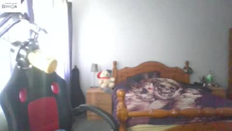 Snapshot of mr_i_ chatting on October 5, 9:51 am mr_i_ online show from October 5, 9:51 am