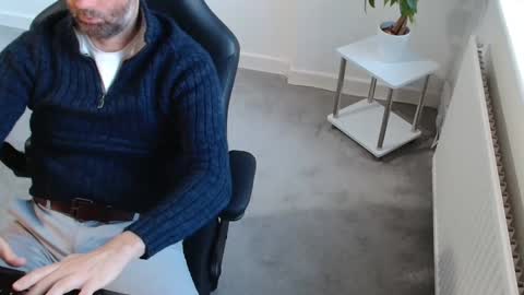 Snapshot of mr_matthew_me chatting on October 24, 7:38 am mr_matthew_me online show from October 24, 7:38 am