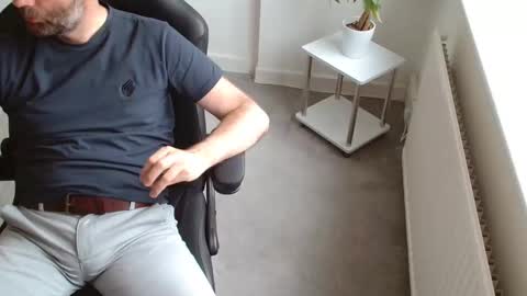 Snapshot of mr_matthew_me chatting on October 26, 10:54 am mr_matthew_me online show from October 26, 10:54 am