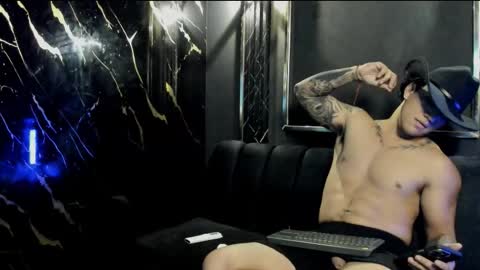 mr_maximo online show from October 9, 2:09 am