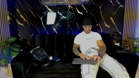 mr_maximo online show from March 9, 2:26 am