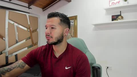 MIKEE online show from December 28, 3:04 am