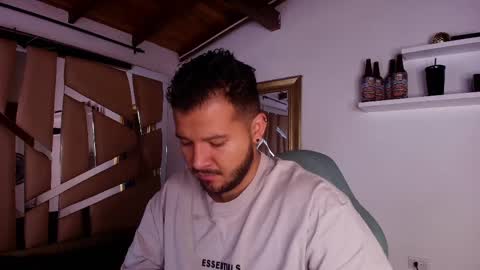 Snapshot of mr_mikee_ chatting on October 8, 3:04 am MIKEE online show from October 8, 3:04 am