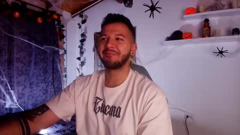 Snapshot of mr_mikee_ chatting on October 17, 3:10 am MIKEE online show from October 17, 3:10 am