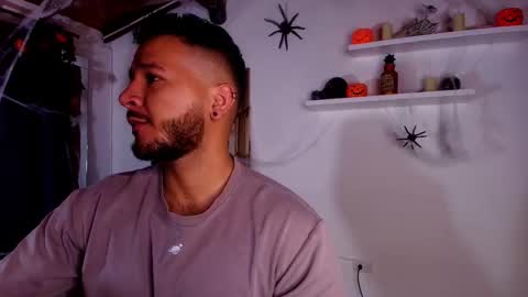 Snapshot of mr_mikee_ chatting on October 23, 3:06 am MIKEE online show from October 23, 3:06 am