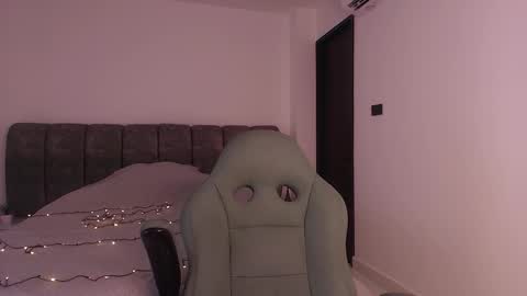 Snapshot of mr_mikee_ chatting on November 5, 3:06 am MIKEE online show from November 5, 3:06 am