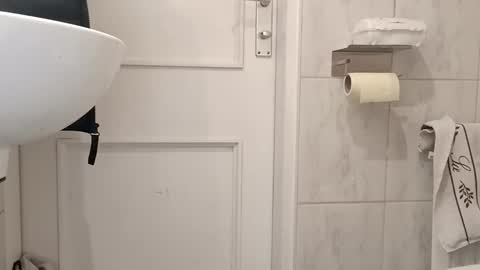 Snapshot of mr_nice30 chatting on October 31, 2:01 am mr_nice30 online show from October 31, 2:01 am