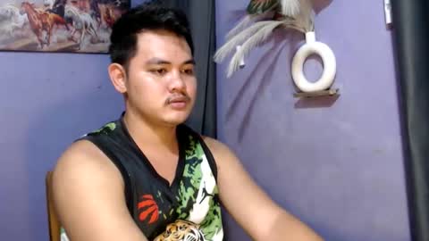 Snapshot of mr_olivercummerx chatting on April 6, 4:46 am mr_olivercummerx online show from April 6, 4:46 am