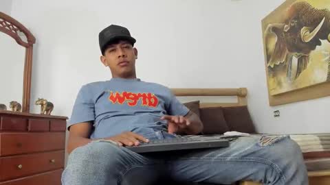 mr_stiven_ online show from February 27, 7:19 am