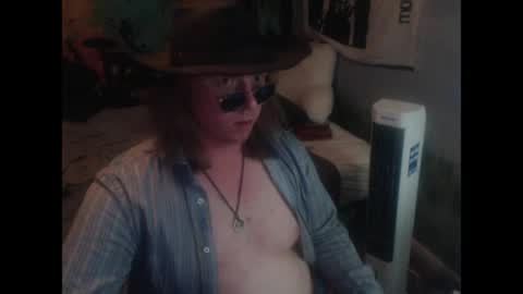 mr_strawberry online show from April 28, 5:01 am