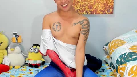 Snapshot of mr_swe3t0oth chatting on February 25, 2:33 pm KYLE online show from February 25, 2:33 pm
