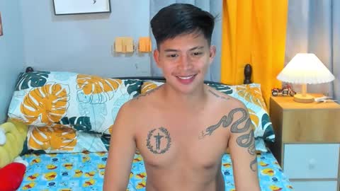 Snapshot of mr_swe3t0oth chatting on March 4, 4:17 am KYLE online show from March 4, 4:17 am