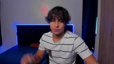Snapshot of mr_twix01 chatting on October 18, 8:09 pm Diego online show from October 18, 8:09 pm