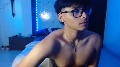yisuz online show from May 19, 6:47 pm