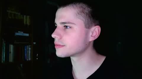 Snapshot of mrbepsik chatting on March 11, 12:05 am Mr Roman online show from March 11, 12:05 am