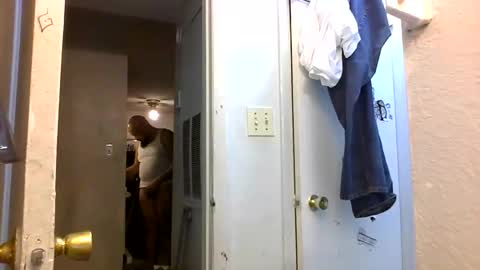 Snapshot of mrbiggs1077777 chatting on November 4, 1:54 pm mrbiggs1077777 online show from November 4, 1:54 pm