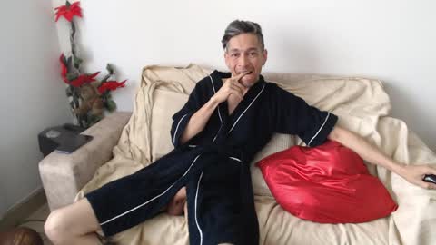 mrcock_col online show from April 1, 12:50 pm