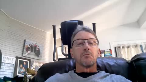 mrcumstain online show from December 2, 3:51 pm