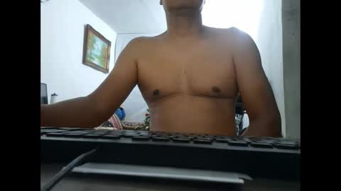 Snapshot of mrdongato01 chatting on January 1, 7:30 am Gato online show from January 1, 7:30 am