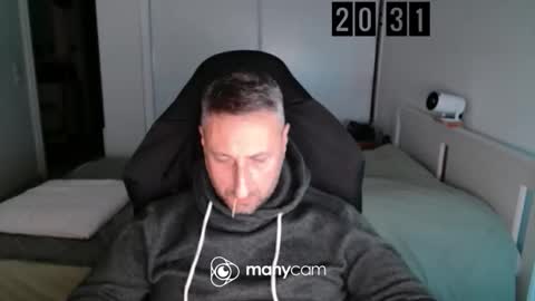 mrdr0o0o online show from December 16, 7:30 pm