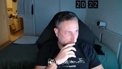 mrdr0o0o online show from December 22, 7:22 pm