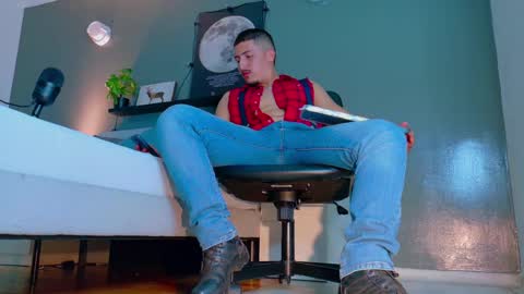 Mr Fox online show from October 16, 8:43 pm