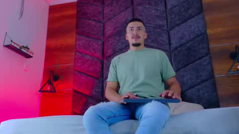 Mr Fox online show from February 21, 8:54 pm