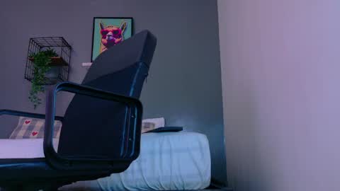 Mr Fox online show from May 7, 7:52 pm