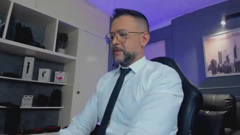 Snapshot of mrfrank_tattoo chatting on September 25, 12:53 pm MrFrank. online show from September 25, 12:53 pm