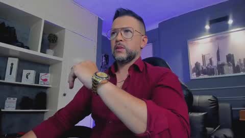 Snapshot of mrfrank_tattoo chatting on September 28, 1:49 pm MrFrank. online show from September 28, 1:49 pm