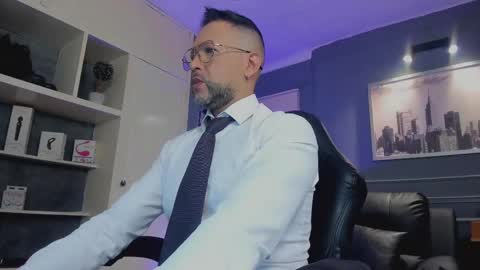 Snapshot of mrfrank_tattoo chatting on October 6, 1:52 pm MrFrank. online show from October 6, 1:52 pm