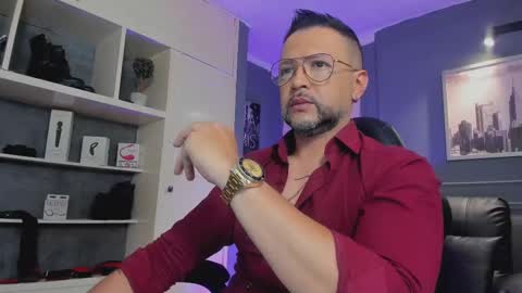 Snapshot of mrfrank_tattoo chatting on October 14, 12:50 pm MrFrank. online show from October 14, 12:50 pm