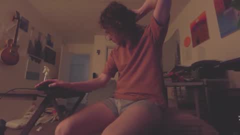 Snapshot of mrgoldtouch chatting on March 25, 8:09 am Ian online show from March 25, 8:09 am