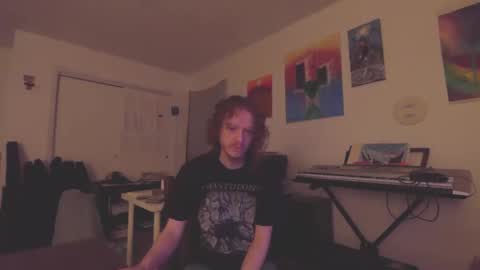 Snapshot of mrgoldtouch chatting on April 6, 9:32 am Ian online show from April 6, 9:32 am