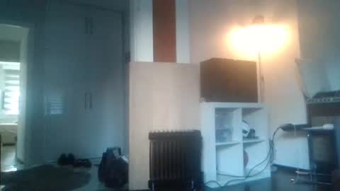 Snapshot of mrhandsomelovee chatting on February 15, 6:43 am Nikola online show from February 15, 6:43 am