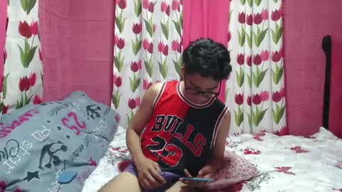 mrheartthief online show from June 10, 4:50 pm