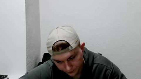 Max online show from February 4, 8:36 pm