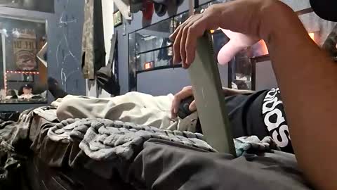 Snapshot of mrj1979 chatting on November 26, 5:52 am mrj1979 online show from November 26, 5:52 am