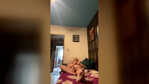 Snapshot of mrjaro chatting on April 6, 9:32 am Mrjaro online show from April 6, 9:32 am