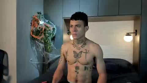 mrjustin_ online show from October 25, 9:31 pm