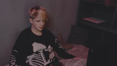 Snapshot of mrleopardick chatting on December 5, 10:12 pm mr leo online show from December 5, 10:12 pm