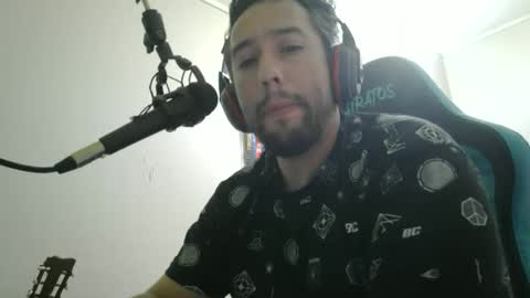 Snapshot of mrlilnice chatting on March 8, 3:54 am mrlilnice online show from March 8, 3:54 am