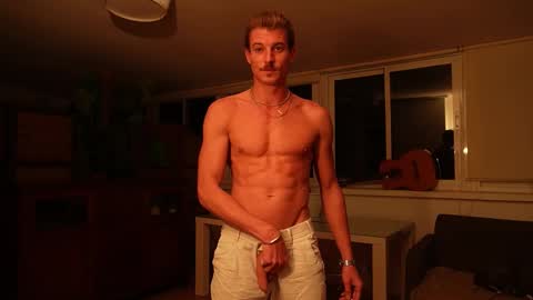 Mr Long online show from November 19, 7:47 pm