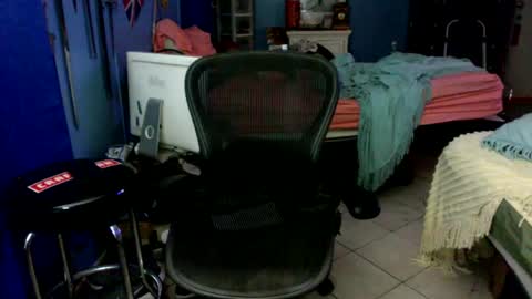 Snapshot of mrmike1234jj chatting on December 3, 6:48 am mrmike1234jj online show from December 3, 6:48 am