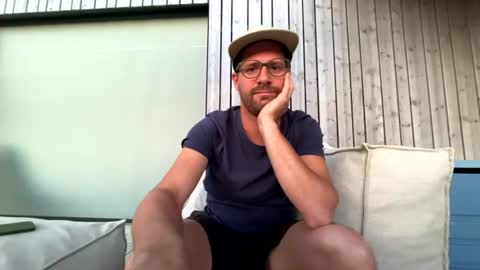 mrnieve online show from July 24, 7:01 pm