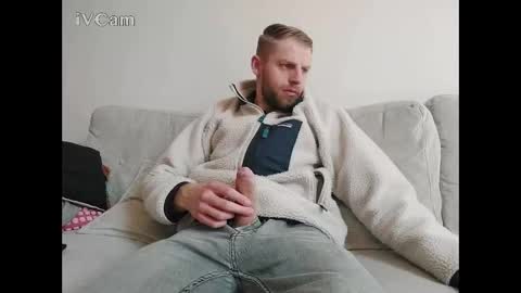 Snapshot of mrnobody6209 chatting on March 6, 11:58 am mrnobody6209 online show from March 6, 11:58 am