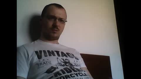 Snapshot of mronlymasturbate chatting on March 1, 7:21 am mronlymasturbate online show from March 1, 7:21 am